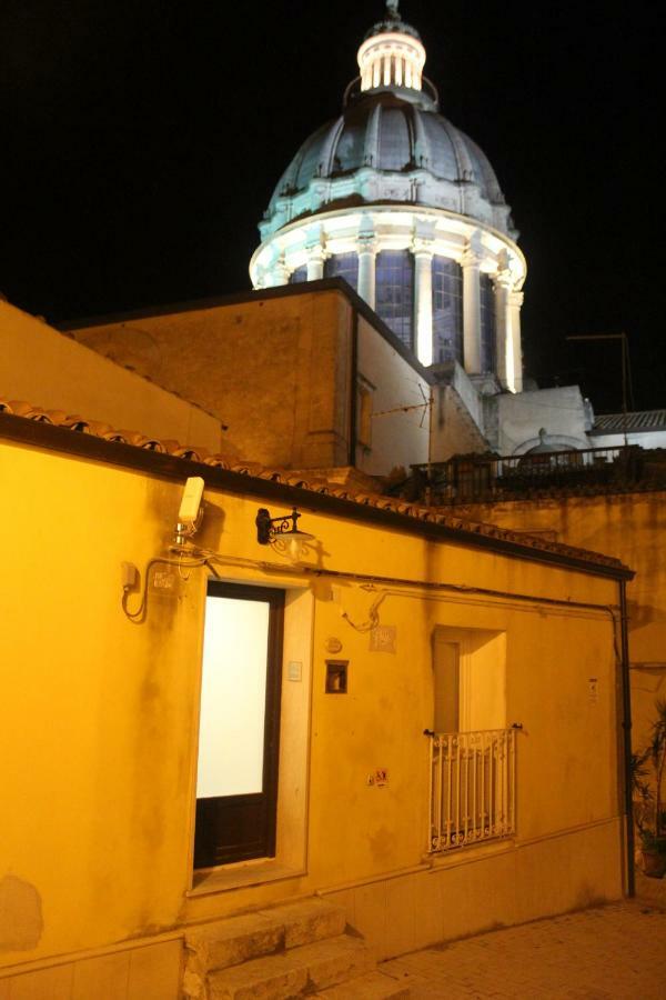 Specula Domus - Ibla Villa Ragusa Dış mekan fotoğraf